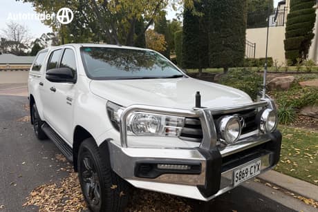 2017 Toyota Hilux Sr (4X4) Gun126R