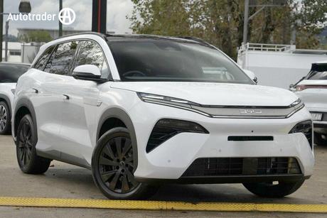 White 2025 BYD Sealion 8 Wagon Dynamic Fwd