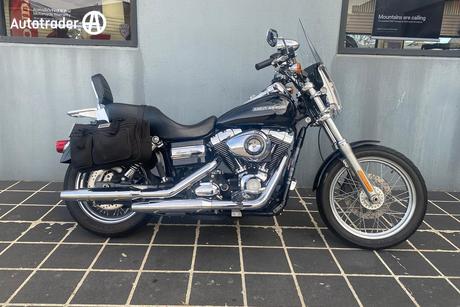 Black 2013 Harley Davidson Dyna Super Glide Custom 1584 (Fxdc) Road