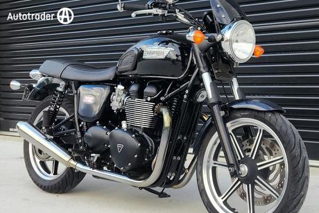 Black 2014 Triumph Bonneville Road