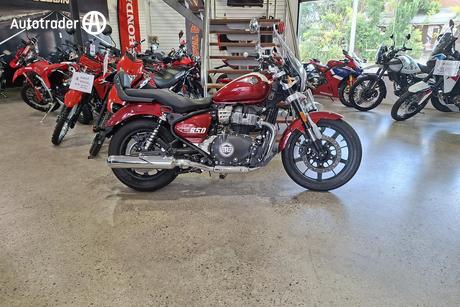 Red 2025 Royal Enfield Super Meteor 650 Road
