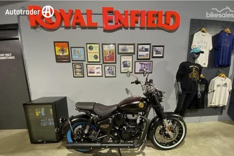 Black 2025 Royal Enfield Classic 350 Road