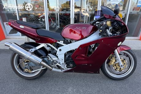 Red 1990 Kawasaki Zxr750 (Zx750)