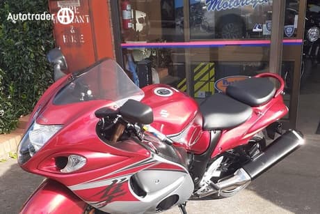 Red 2016 Suzuki Hayabusa (Gsx1300R) Road