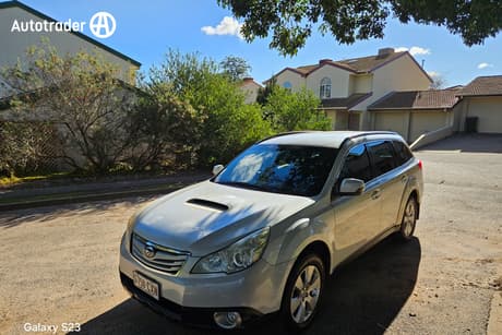 White 2011 Subaru Outback Wagon 2.0D