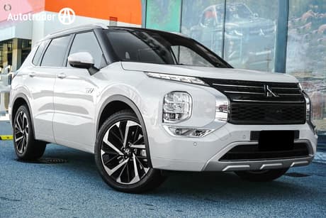 White 2024 Mitsubishi Outlander Wagon Phev Exceed Tour 5+2 St (Awd)