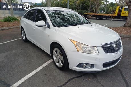 White 2014 Holden Cruze Sedan Equipe