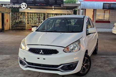 White 2016 Mitsubishi Mirage Hatchback Es