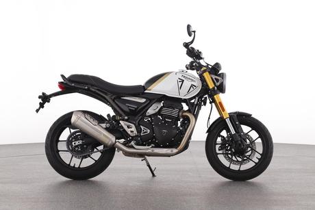 Black 2026 Triumph Speed 400 Road