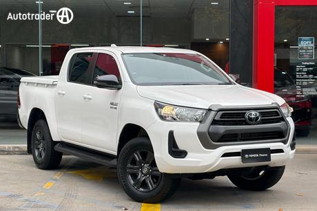 2023 Toyota Hilux Sr (4X4) Gun126R