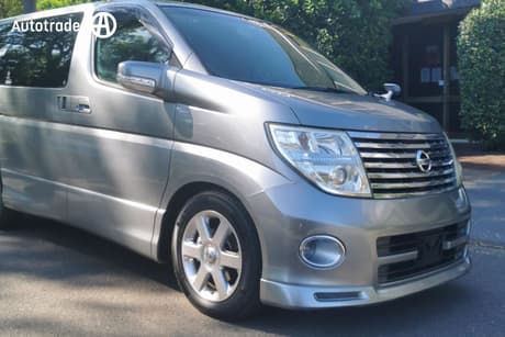 White 2007 Nissan Elgrand Wagon