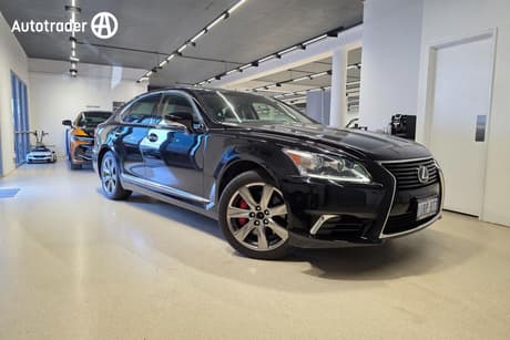 Black 2014 Lexus LS Sedan C I PACKAGE AWD USF45 (ZX001249)