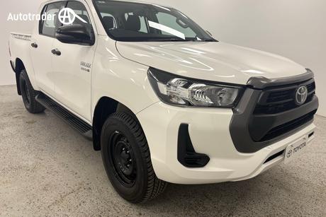 2022 Toyota Hilux Sr (4X4) Gun126R