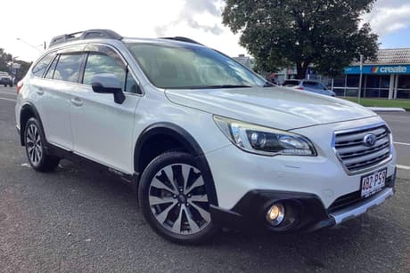 White 2017 Subaru Outback Wagon 2.5I Premium
