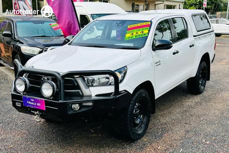 White 2022 Toyota Hilux Double Cab Pick Up Sr (4X4)