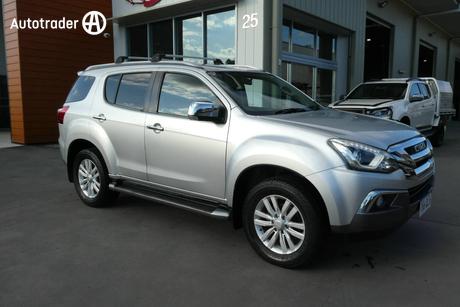 Silver 2017 Isuzu MU-X SUV LS-T