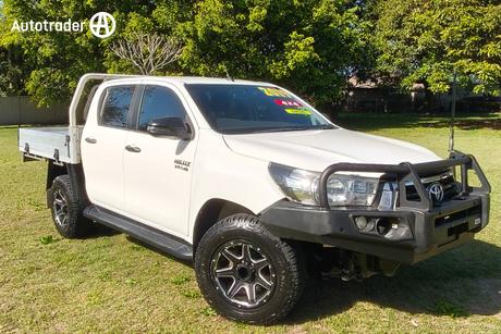 White 2019 Toyota Hilux Double Cab Chassis Sr (4X4)
