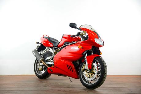 Red 2000 Ducati 900Ss Road