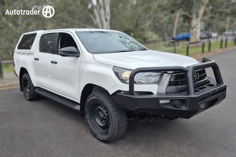 2021 Toyota Hilux Sr (4X4) Gun126R