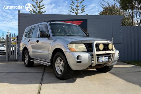 Silver 2005 Mitsubishi Pajero Wagon Glx Lwb (4X4)