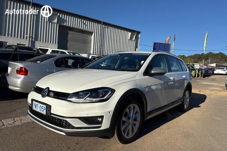 White 2018 Volkswagen Golf Wagon Alltrack 132 Tsi