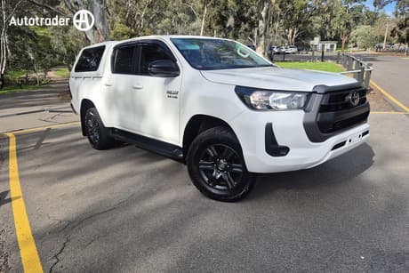 2023 Toyota Hilux Sr (4X4) Gun126R