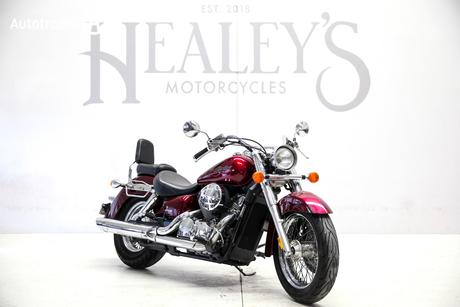Red 2004 Honda Vt750C Shadow Classic Road