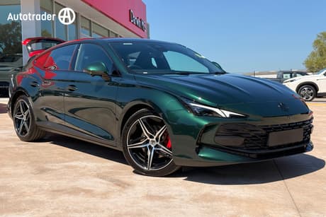 Green 2026 MG Mg7 Sedan Essence