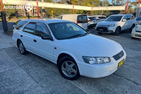 White 2001 Toyota Camry Wagon Csi