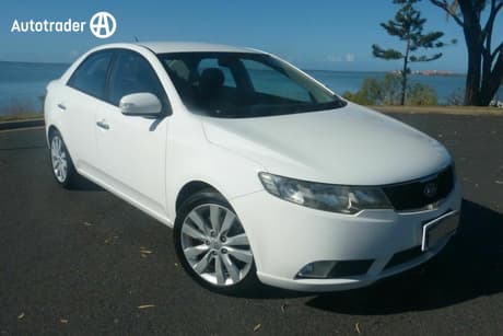 White 2010 Kia Cerato Sedan Sli