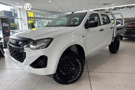 White 2026 Isuzu D-MAX Crew Cab Chassis Sx (4X4)