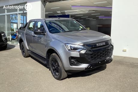 Silver 2025 Isuzu D-MAX Crew Cab Utility X-Rider (4X4)