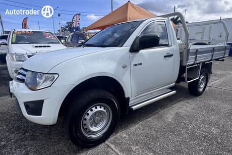 White 2014 Mitsubishi Triton Cab Chassis Glx