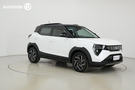 2025 Mahindra Xuv 3Xo Ax7L