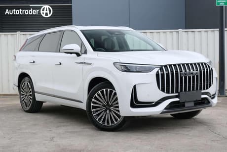 White 2026 OMODA JAECOO JAECOO 8 SUV