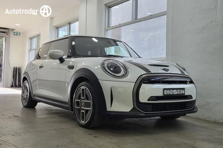 White 2023 Mini Cooper Hatchback Se Mini Yours 3D Hatch