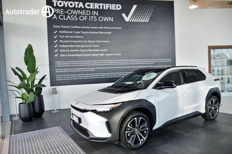 2024 Toyota BZ4X Awd - Two Tone Roof Yeam15R