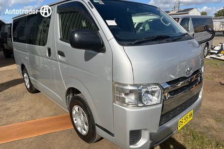 2015 Toyota HiAce Dx Trh200