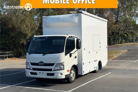 White 2017 Hino OTHER Commercial