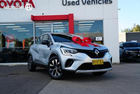 Grey 2023 Renault Captur Wagon Life