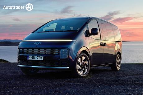 Blue 2026 Hyundai Staria Wagon Lounge
