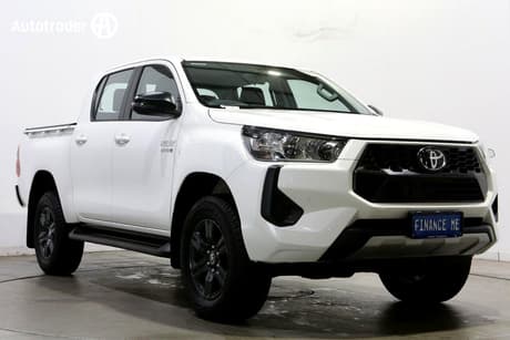 2025 Toyota Hilux Sr 48V (4X4) Gun126R Rc