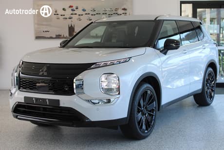 White 2026 Mitsubishi Outlander Wagon Black Edition 7 Seat (2Wd)