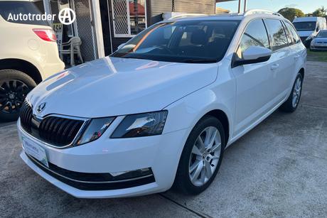 White 2019 Skoda Octavia Wagon 110 Tsi
