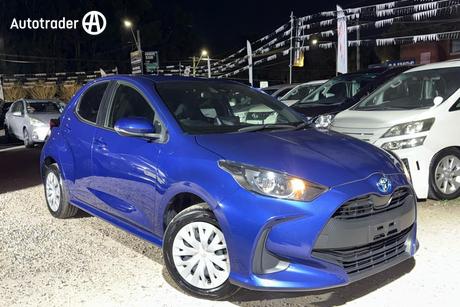 2023 Toyota Yaris HYBRID E-FOUR