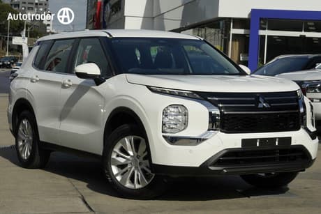 White 2026 Mitsubishi Outlander Wagon Es 5 Seat (2Wd)