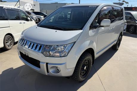 2015 Mitsubishi Delica DIESEL