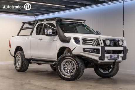 2022 Toyota Hilux Sr5 (4X4) Gun126R