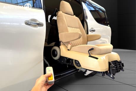 2016 Toyota Vellfire WHEELCHAIR ACCESS, MOTORIZED DISABILITY CHAIR, SEAT OUT