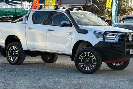 2020 Toyota Hilux Sr5 (4X4) Gun126R Facelift